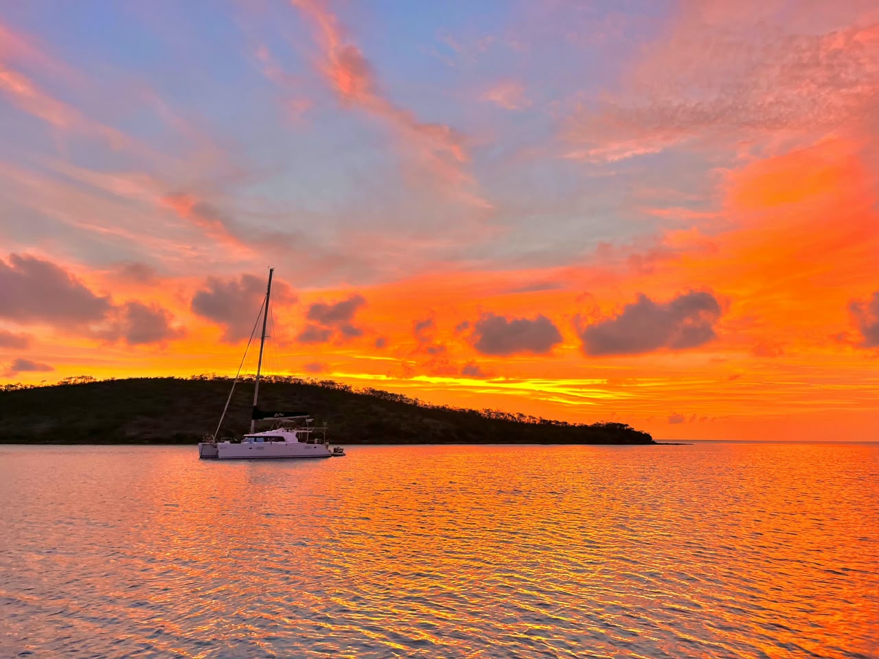 Bien choisir et surveiller son mouillage en catamaran